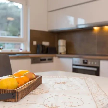 Apartment Casa Lidia - Modern & Spacious & Few Steps To & Breathtaking View *