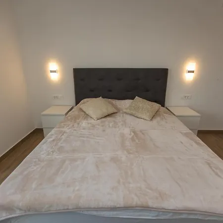 Casa Lidia - Modern & Spacious & Few Steps To & Breathtaking View Apartment *