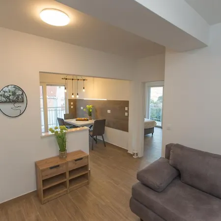 Apartment Casa Lidia - Modern & Spacious & Few Steps To & Breathtaking View *