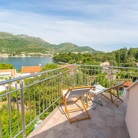 Apartmán Casa Lidia - Modern & Spacious & Few Steps To & Breathtaking View *
